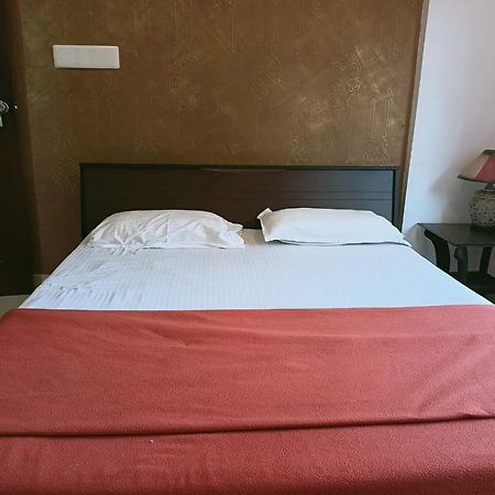 Hotel Phils' Residency & Banquets Kochi Exterior foto