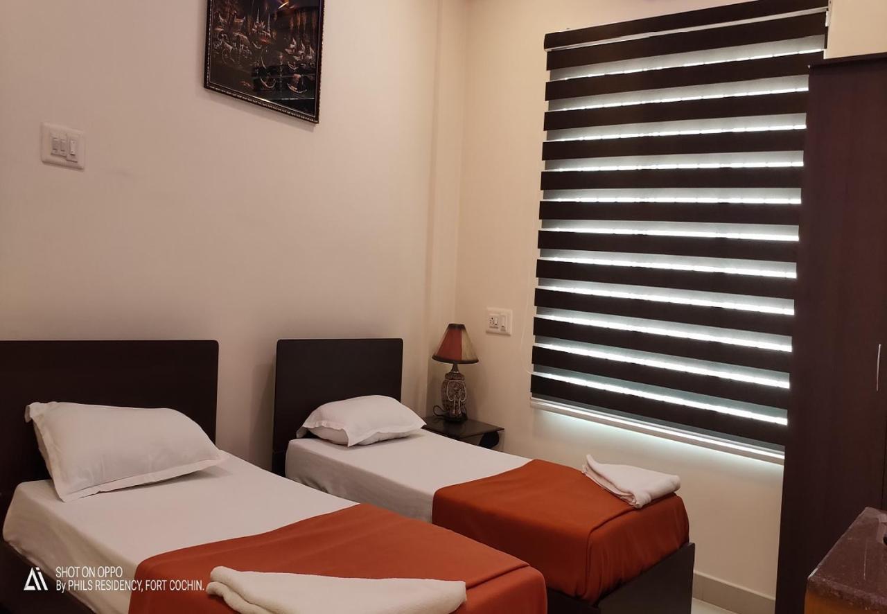 Hotel Phils' Residency & Banquets Kochi Exterior foto