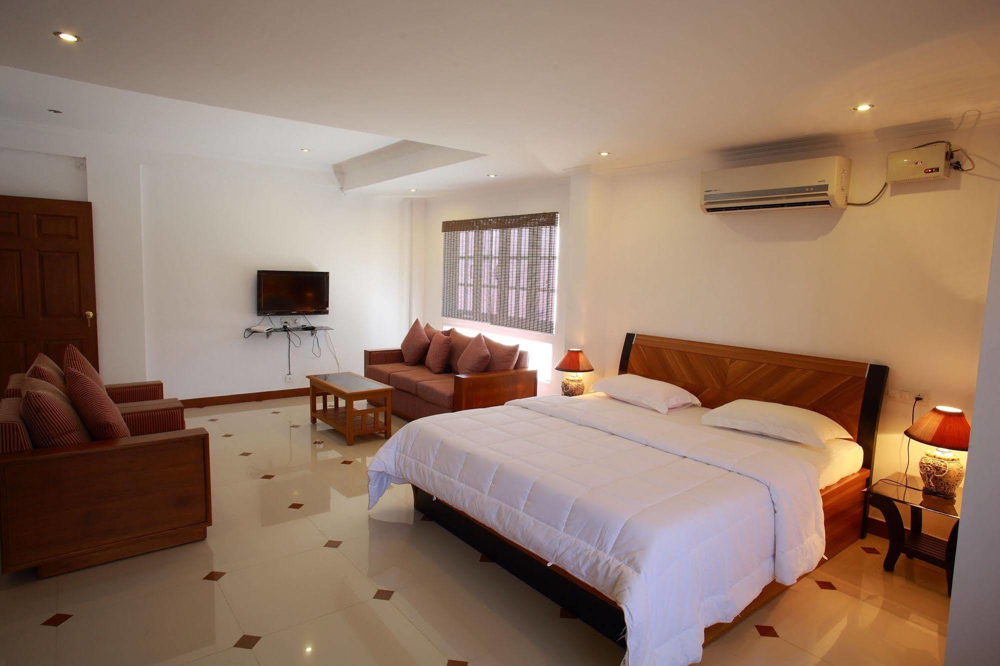 Hotel Phils' Residency & Banquets Kochi Exterior foto